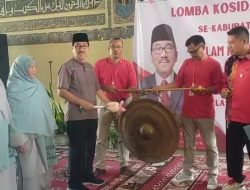 Ir. Hamartoni Ahadis lakukan opening perlombaan kosidah, puisi dan pantun
