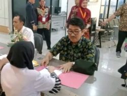 Pasangan Cabup, cawabup Hamartoni Ahadis dan Romli lakukan rangkaian pemeriksaan kesehatan