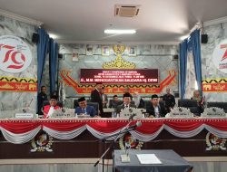 PENJABAT BUPATI LAMPUNG UTARA DIWAKILI SEKRETARIS DAERAH HADIRI PENGAMBILAN SUMPAH JABATAN WAKIL KETUA I DPRD