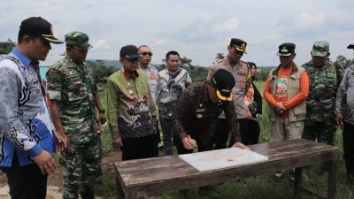PJ BUPATI LAMPUNG UTARA RESMIKAN PROYEK IRIGASI PERPOMPAAN DI DESA SUBIK