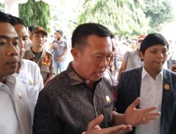 HARGA SINGKONG TERJUN BEBAS, PETANI UNJUK RASA KE PEMKAB LAMPUNG UTARA