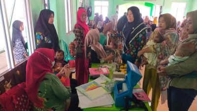 Masyarakat Itik Rendai Antusias Ikuti Posbindu Dan Posyandu TMMD Ke-124