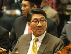 Ir. Hamartoni Ahadis hadirin pelantikan Dr. Marindo Kurniawan sebagai Sekretaris Provinsi Lampung