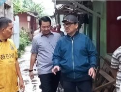 Bupati Lampung Utara, H.Hamartoni Ahadis Tinjau Dampak Kerusakan akibat angin dan hujan deras