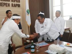 BUPATI SUKABUMI HADIRI PENANDATANGANAN DEKLARASI BERSAMA DAN PAKTA INTEGRITAS PARA PEMEGANG IUP