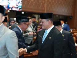Sekda Edward Candra Sampaikan Jawaban Gubernur Atas Pandangan Umum Fraksi DPRD Sumsel