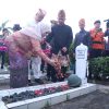WALKOT DAN FORKOPIMDA LAKUKAN ZIARAH KE MAKAM PAHLAWAN DALAM RANGKA ANNIVERSARY KE 334 KOTA BANDAR LAMPUNG 