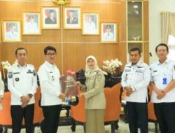 Bupati Lampung Utara Terima dan Serahkan Sertifikat Lahan Sekolah Rakyat