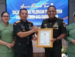 DANDIM 0426 TB, DIDAMPINGI KETUA PERSIT KCK CABANG XLIX HADIRI PENYERAHAN JABATAN DAN PELEPASAN KASIREN KOREM 043/GATAM