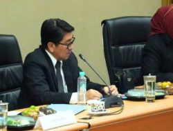 Bupati Lampung Utara Dr.Ir. Hamartoni Ahadis Jadi Dosen Penguji Pra Promosi Doktor