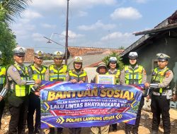 HUT Lalu Lintas Bhayangkara ke-71, Satlantas Lampura Turun Langsung, Penggali Kubur hingga Warga Kurang Mampu Disambangi
