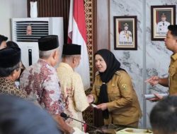 Walkot Bandar Lampung Serahkan Dana Hibah untuk Rumah Ibadah dan Pertuni, Bentuk Dukungan Pemkot terhadap Kegiatan Sosial dan Keagamaan