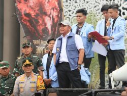 DITEKAN MAHASISWA SOAL KARHUTLA, HERMAN DERU TURUN LANGSUNG: 5×24 JAM JADI SOROTAN